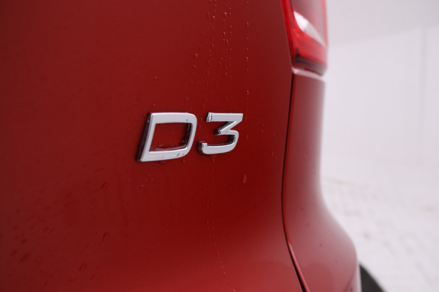 Volvo XC40 2.0 D3 Momentum Stoelverw. Navigatie, Climate,