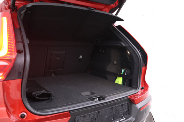 Volvo XC40 2.0 D3 Momentum Stoelverw. Navigatie, Climate,
