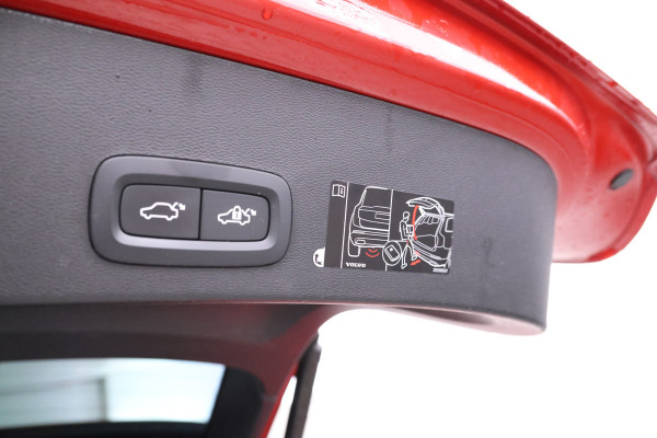 Volvo XC40 2.0 D3 Momentum Stoelverw. Navigatie, Climate,