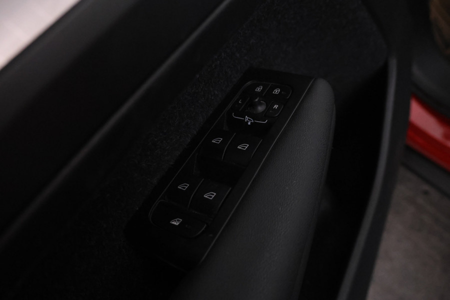 Volvo XC40 2.0 D3 Momentum Stoelverw. Navigatie, Climate,