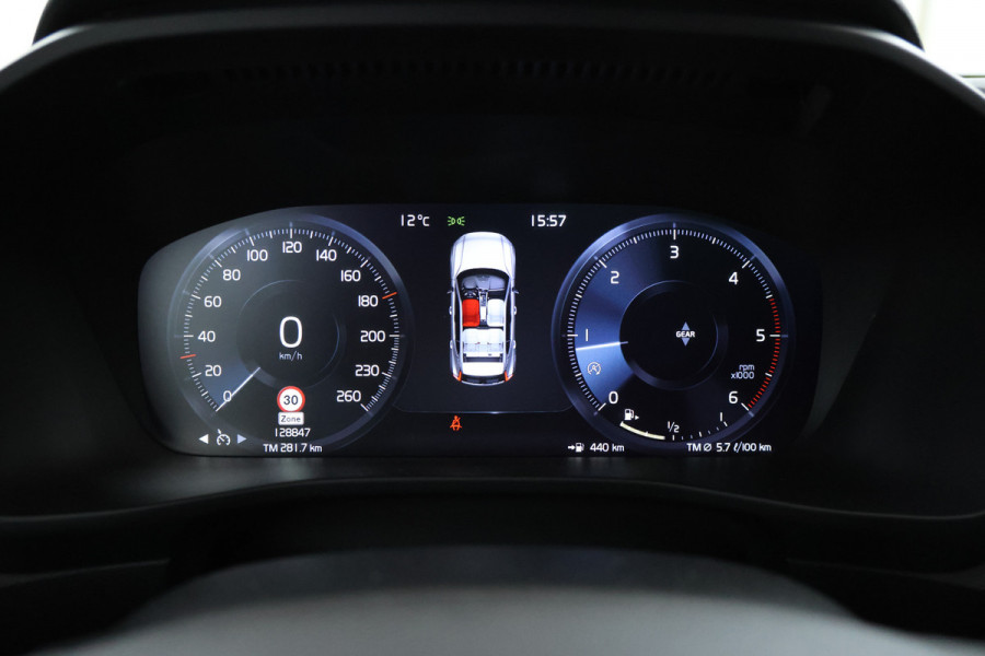 Volvo XC40 2.0 D3 Momentum Stoelverw. Navigatie, Climate,