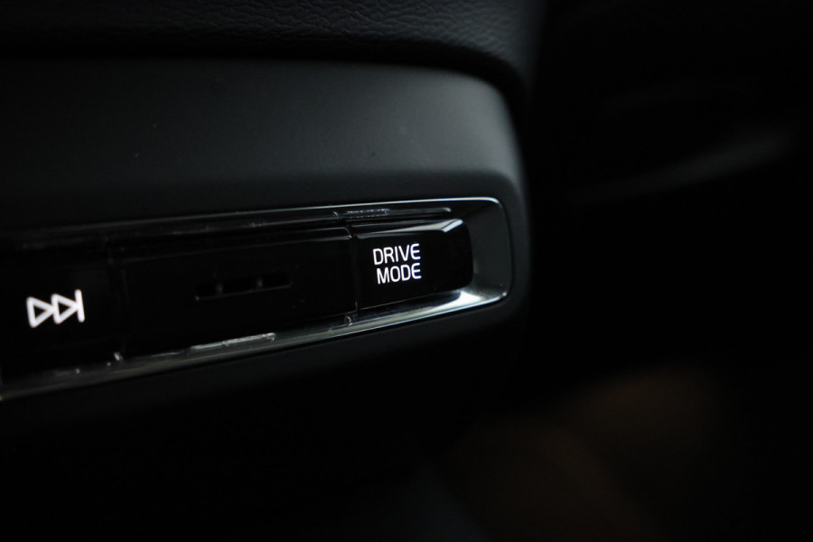 Volvo XC40 2.0 D3 Momentum Stoelverw. Navigatie, Climate,