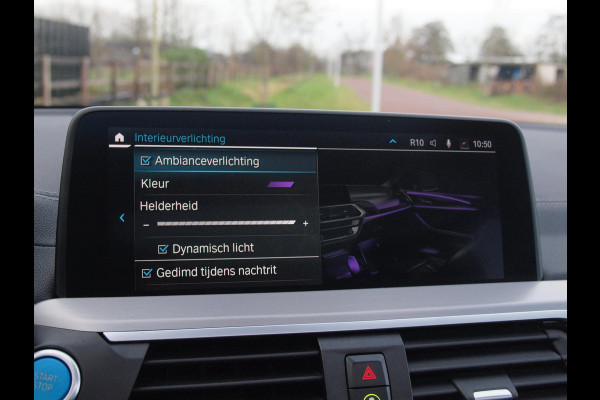 BMW iX3 Executive 80 kWh | Panoramadak | Camera | Sfeerverlichting | Apple Carplay |