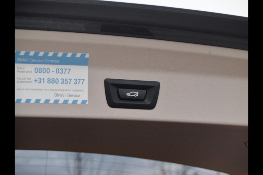 BMW iX3 Executive 80 kWh | Panoramadak | Camera | Sfeerverlichting | Apple Carplay |