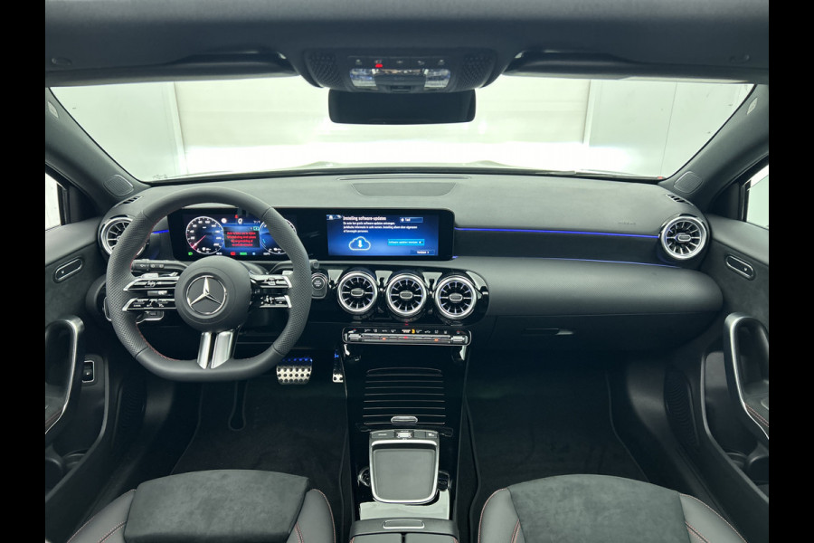 Mercedes-Benz A-Klasse 250 e Business Solution AMG | Nightpakket | Stoelverwarming vooraan | Smartphone-integratie | Panoramaschuifdak | Multibeam LED | Extra USB-poorten | KEYLESS GO |