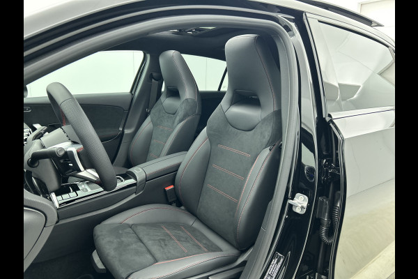 Mercedes-Benz A-Klasse 250 e Business Solution AMG | Nightpakket | Stoelverwarming vooraan | Smartphone-integratie | Panoramaschuifdak | Multibeam LED | Extra USB-poorten | KEYLESS GO |