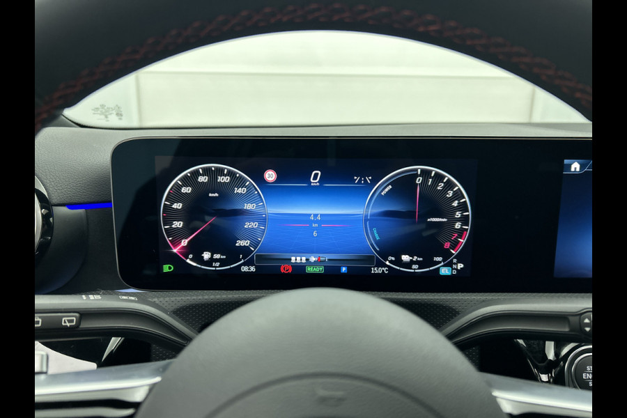 Mercedes-Benz A-Klasse 250 e Business Solution AMG | Nightpakket | Stoelverwarming vooraan | Smartphone-integratie | Panoramaschuifdak | Multibeam LED | Extra USB-poorten | KEYLESS GO |