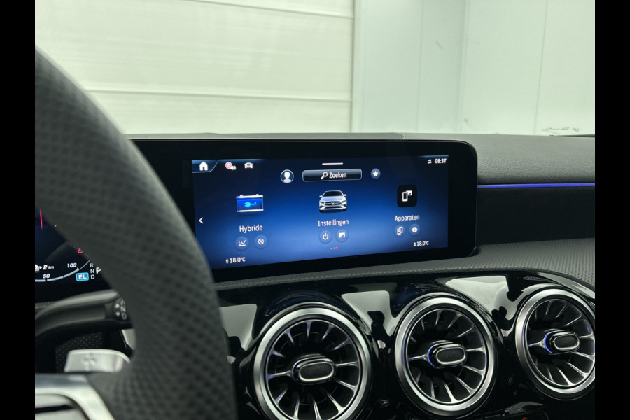 Mercedes-Benz A-Klasse 250 e Business Solution AMG | Nightpakket | Stoelverwarming vooraan | Smartphone-integratie | Panoramaschuifdak | Multibeam LED | Extra USB-poorten | KEYLESS GO |