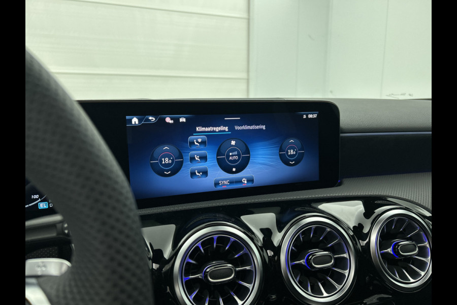 Mercedes-Benz A-Klasse 250 e Business Solution AMG | Nightpakket | Stoelverwarming vooraan | Smartphone-integratie | Panoramaschuifdak | Multibeam LED | Extra USB-poorten | KEYLESS GO |