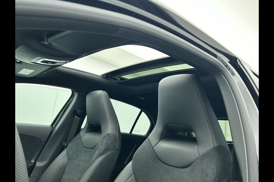 Mercedes-Benz A-Klasse 250 e Business Solution AMG | Nightpakket | Stoelverwarming vooraan | Smartphone-integratie | Panoramaschuifdak | Multibeam LED | Extra USB-poorten | KEYLESS GO |