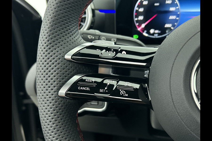 Mercedes-Benz A-Klasse 250 e Business Solution AMG | Nightpakket | Stoelverwarming vooraan | Smartphone-integratie | Panoramaschuifdak | Multibeam LED | Extra USB-poorten | KEYLESS GO |