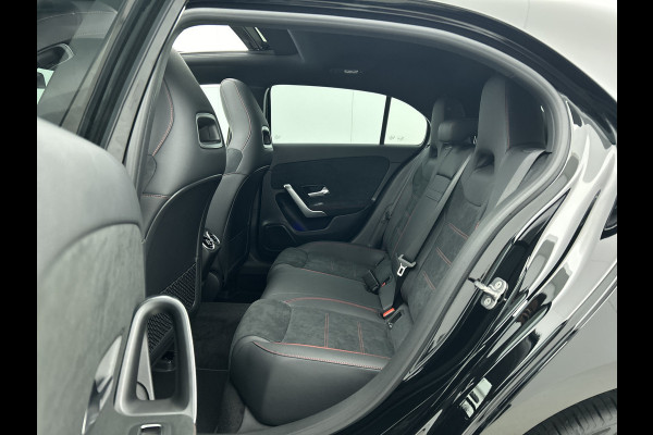 Mercedes-Benz A-Klasse 250 e Business Solution AMG | Nightpakket | Stoelverwarming vooraan | Smartphone-integratie | Panoramaschuifdak | Multibeam LED | Extra USB-poorten | KEYLESS GO |