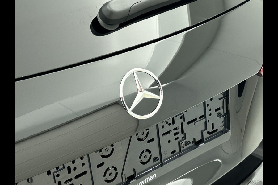 Mercedes-Benz A-Klasse 250 e Business Solution AMG | Nightpakket | Stoelverwarming vooraan | Smartphone-integratie | Panoramaschuifdak | Multibeam LED | Extra USB-poorten | KEYLESS GO |