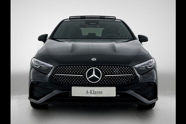 Mercedes-Benz A-Klasse 250 e Business Solution AMG | Nightpakket | Stoelverwarming vooraan | Smartphone-integratie | Panoramaschuifdak | Multibeam LED | Extra USB-poorten | KEYLESS GO |