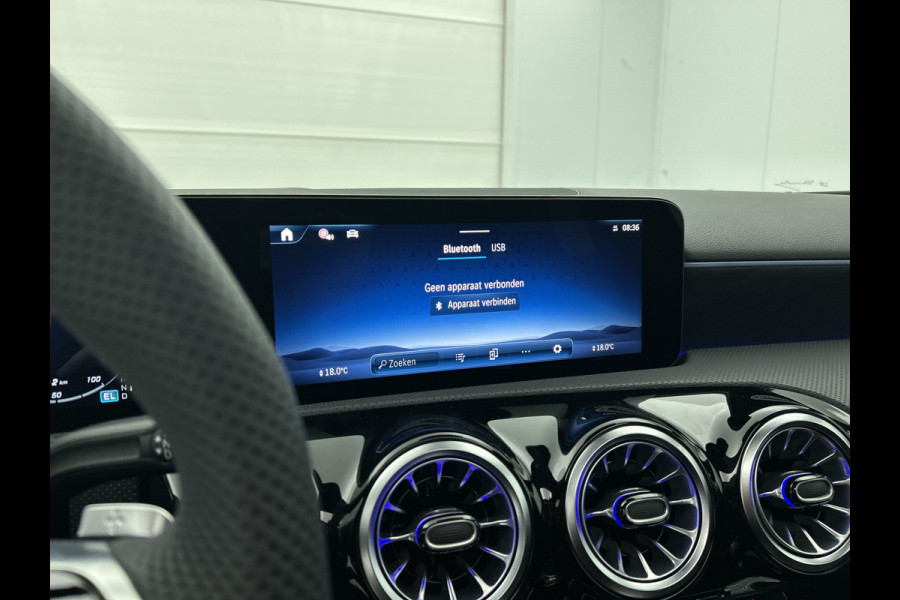 Mercedes-Benz A-Klasse 250 e Business Solution AMG | Nightpakket | Stoelverwarming vooraan | Smartphone-integratie | Panoramaschuifdak | Multibeam LED | Extra USB-poorten | KEYLESS GO |