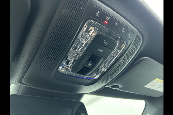 Mercedes-Benz A-Klasse 250 e Business Solution AMG | Nightpakket | Stoelverwarming vooraan | Smartphone-integratie | Panoramaschuifdak | Multibeam LED | Extra USB-poorten | KEYLESS GO |