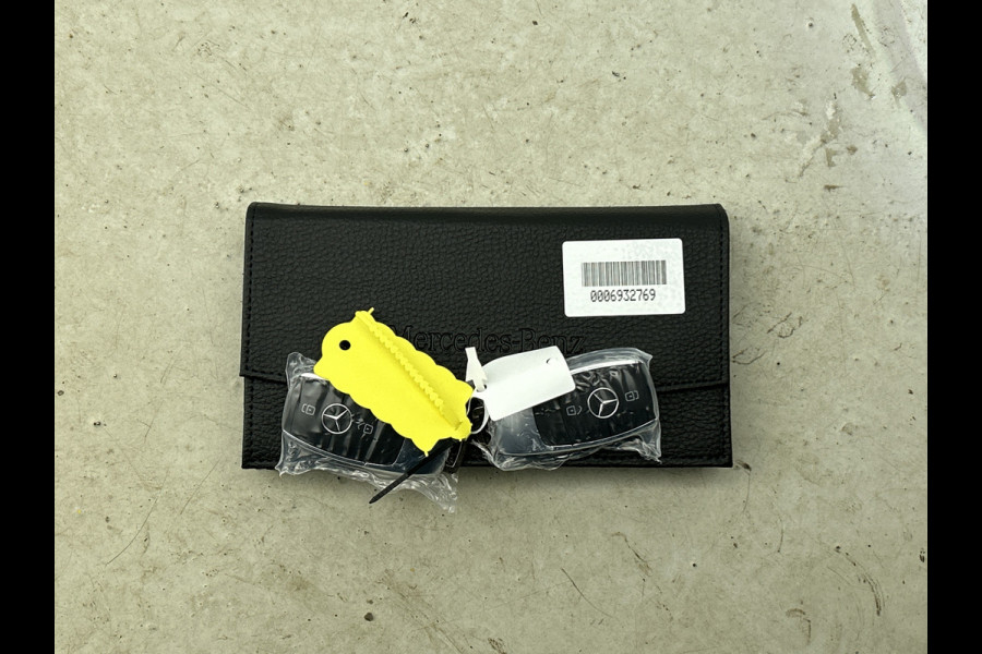 Mercedes-Benz A-Klasse 250 e Business Solution AMG | Nightpakket | Stoelverwarming vooraan | Smartphone-integratie | Panoramaschuifdak | Multibeam LED | Extra USB-poorten | KEYLESS GO |