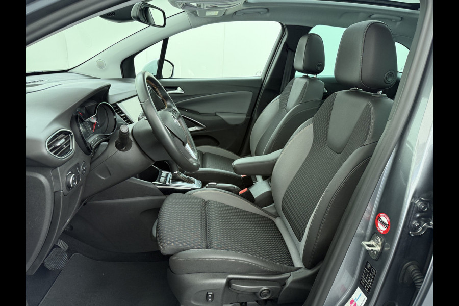Opel Crossland X T 111PK AUT-6 Pano-Dak Pdc Trekhaak Navi Ecc HUD Apple Carplay Android Auto 360°Camera Bord-Herkenning Head-Up Display Innovatio AGR-Comfort Stoelen Lmv Cruise Control Isofix DAB+ Bluetooth Lane Assist Led Head-Up-Display Super-compleet Origineel Nederlandse Auto Distributieriem is vervangen!