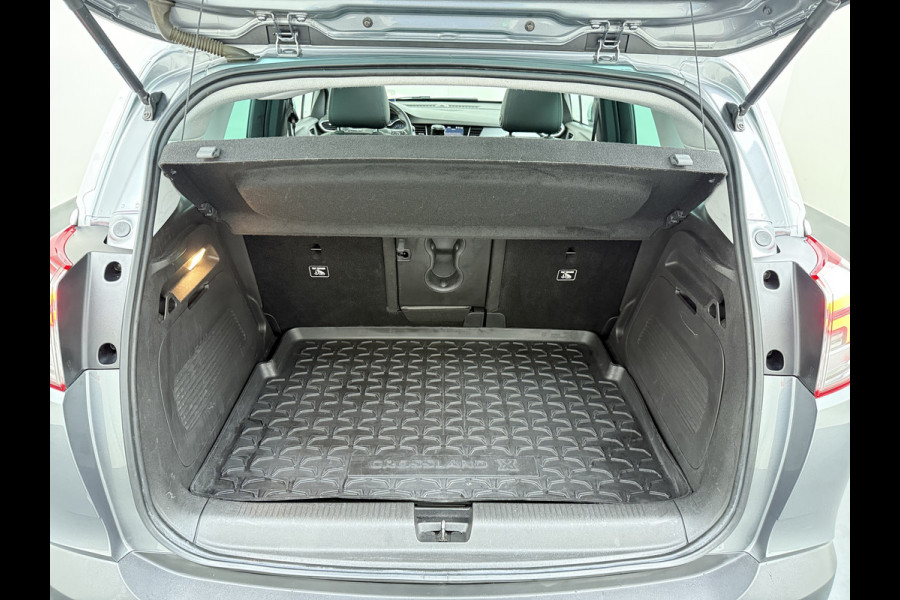 Opel Crossland X T 111PK AUT-6 Pano-Dak Pdc Trekhaak Navi Ecc HUD Apple Carplay Android Auto 360°Camera Bord-Herkenning Head-Up Display Innovatio AGR-Comfort Stoelen Lmv Cruise Control Isofix DAB+ Bluetooth Lane Assist Led Head-Up-Display Super-compleet Origineel Nederlandse Auto Distributieriem is vervangen!