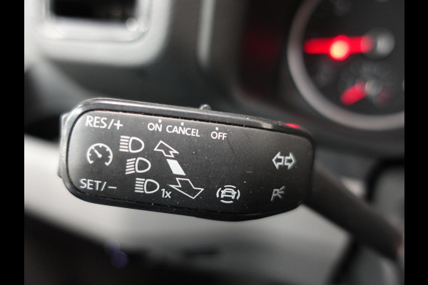 Volkswagen Crafter 140pk L4H3 / L3H2 Dubbele cabine Airco Cruise control Trekhaak Navigatie Carplay  Camera Sidebars Euro6