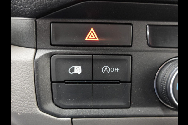 Volkswagen Crafter 140pk L4H3 / L3H2 Dubbele cabine Airco Cruise control Trekhaak Navigatie Carplay  Camera Sidebars Euro6