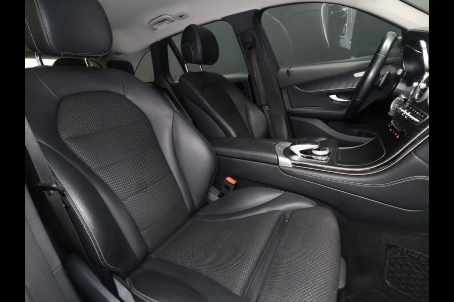 Mercedes-Benz GLC 250 4MATIC [TREKHAAK, ACHTERUITRIJCAMERA, BLUETOOTH TELEFOON, CRUISE CONTROL, PDC ACHTER, STOELVERWARMING, AUTOMATISCHE AIRCO, ELEKTRISCHE ACHTERKLEP, NIEUWSTAAT]