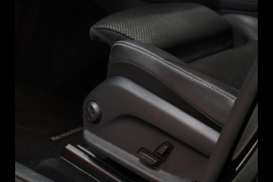 Mercedes-Benz GLC 250 4MATIC [TREKHAAK, ACHTERUITRIJCAMERA, BLUETOOTH TELEFOON, CRUISE CONTROL, PDC ACHTER, STOELVERWARMING, AUTOMATISCHE AIRCO, ELEKTRISCHE ACHTERKLEP, NIEUWSTAAT]