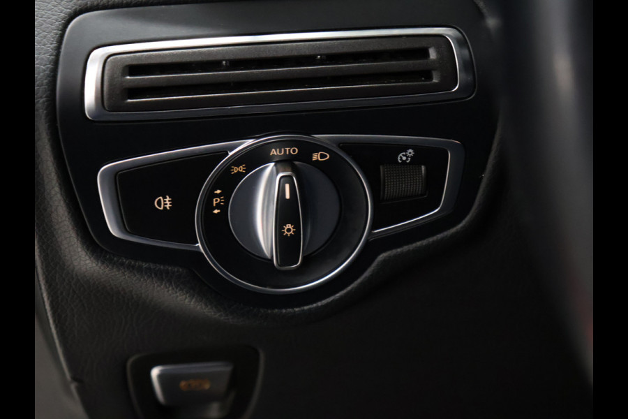 Mercedes-Benz GLC 250 4MATIC [TREKHAAK, ACHTERUITRIJCAMERA, BLUETOOTH TELEFOON, CRUISE CONTROL, PDC ACHTER, STOELVERWARMING, AUTOMATISCHE AIRCO, ELEKTRISCHE ACHTERKLEP, NIEUWSTAAT]