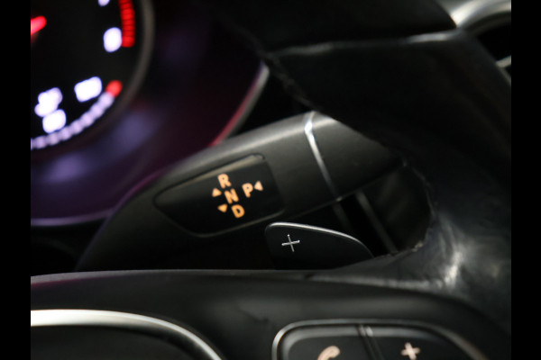 Mercedes-Benz GLC 250 4MATIC [TREKHAAK, ACHTERUITRIJCAMERA, BLUETOOTH TELEFOON, CRUISE CONTROL, PDC ACHTER, STOELVERWARMING, AUTOMATISCHE AIRCO, ELEKTRISCHE ACHTERKLEP, NIEUWSTAAT]