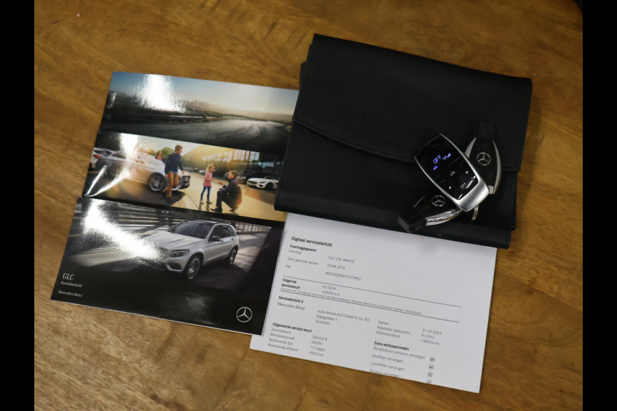 Mercedes-Benz GLC 250 4MATIC [TREKHAAK, ACHTERUITRIJCAMERA, BLUETOOTH TELEFOON, CRUISE CONTROL, PDC ACHTER, STOELVERWARMING, AUTOMATISCHE AIRCO, ELEKTRISCHE ACHTERKLEP, NIEUWSTAAT]