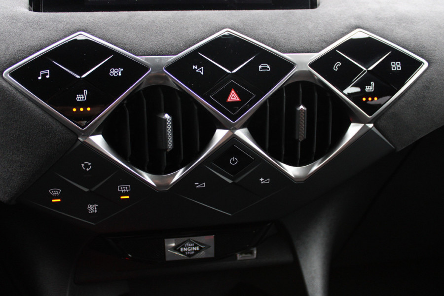 DS DS 3 Crossback E-Tense Performance Line 50 kWh | BLIS | Cruise control | Carplay | Stoelverwarming