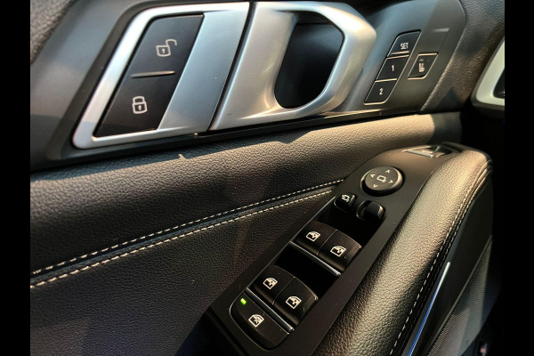 BMW X5 xDrive45e High Executive M Sport Pakket Automaat / Panoramadak / Achterasbesturing / Head Up Display / Comfortstoel / Driving Assistant Professional / Stuurwielverwarming / Trekhaak / Comforttoegang