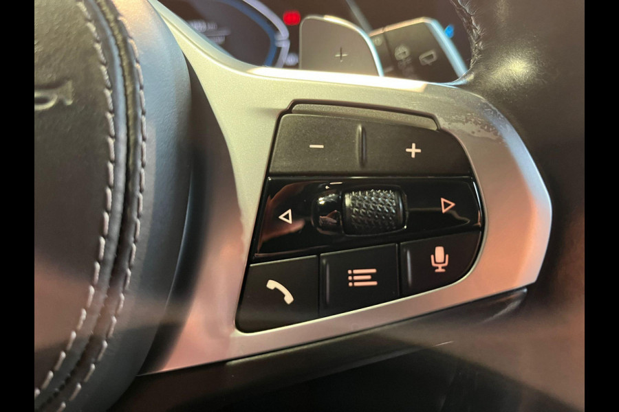 BMW X5 xDrive45e High Executive M Sport Pakket Automaat / Panoramadak / Achterasbesturing / Head Up Display / Comfortstoel / Driving Assistant Professional / Stuurwielverwarming / Trekhaak / Comforttoegang