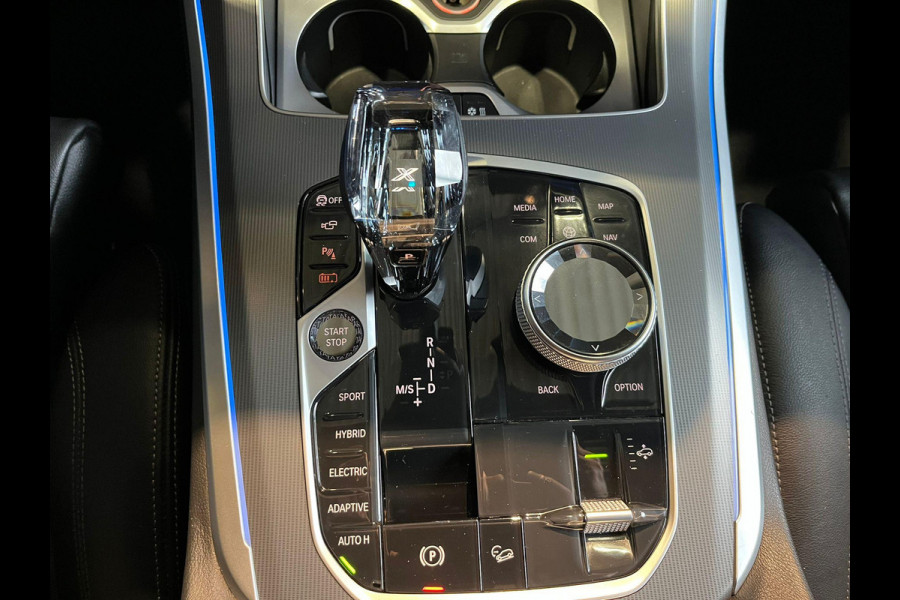 BMW X5 xDrive45e High Executive M Sport Pakket Automaat / Panoramadak / Achterasbesturing / Head Up Display / Comfortstoel / Driving Assistant Professional / Stuurwielverwarming / Trekhaak / Comforttoegang