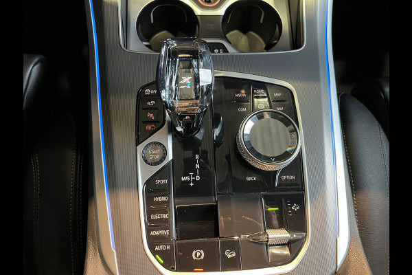 BMW X5 xDrive45e High Executive M Sport Pakket Automaat / Panoramadak / Achterasbesturing / Head Up Display / Comfortstoel / Driving Assistant Professional / Stuurwielverwarming / Trekhaak / Comforttoegang