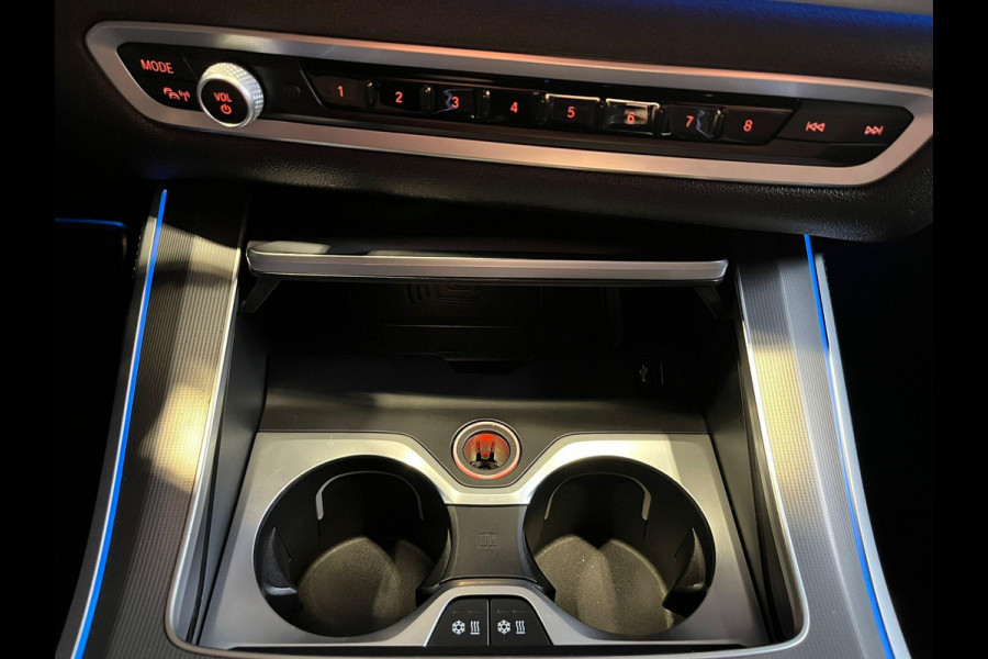 BMW X5 xDrive45e High Executive M Sport Pakket Automaat / Panoramadak / Achterasbesturing / Head Up Display / Comfortstoel / Driving Assistant Professional / Stuurwielverwarming / Trekhaak / Comforttoegang