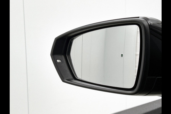 Volkswagen Polo 2.0 TSI GTI | 200PK | BTW | CARPLAY | ACHTERCAM | STOELVERW | ADD CRUISE | DIG DASH | CLIMATE | GOED ONDERH