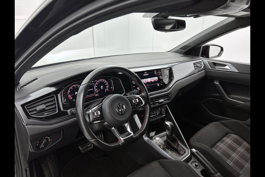 Volkswagen Polo 2.0 TSI GTI | 200PK | BTW | CARPLAY | ACHTERCAM | STOELVERW | ADD CRUISE | DIG DASH | CLIMATE | GOED ONDERH