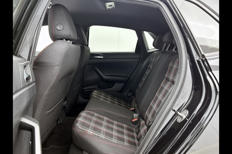 Volkswagen Polo 2.0 TSI GTI | 200PK | BTW | CARPLAY | ACHTERCAM | STOELVERW | ADD CRUISE | DIG DASH | CLIMATE | GOED ONDERH