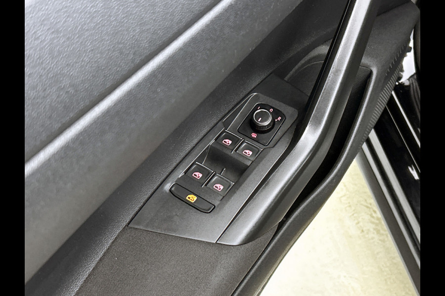 Volkswagen Polo 2.0 TSI GTI | 200PK | BTW | CARPLAY | ACHTERCAM | STOELVERW | ADD CRUISE | DIG DASH | CLIMATE | GOED ONDERH