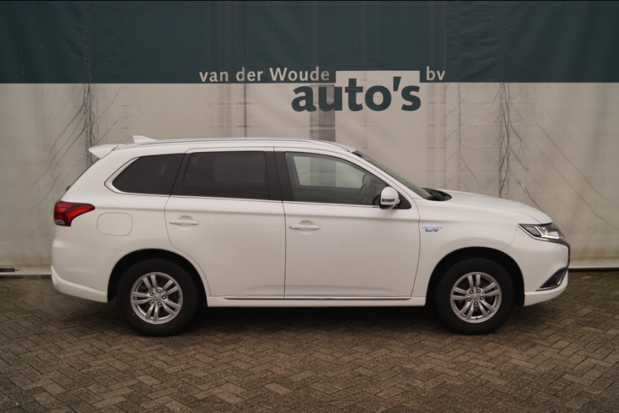 Mitsubishi Outlander 2.4 PHEV Automaat Pure -ECC-PDC-TREKHAAK-