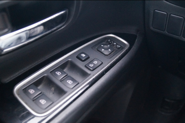 Mitsubishi Outlander 2.4 PHEV Automaat Pure -ECC-PDC-TREKHAAK-