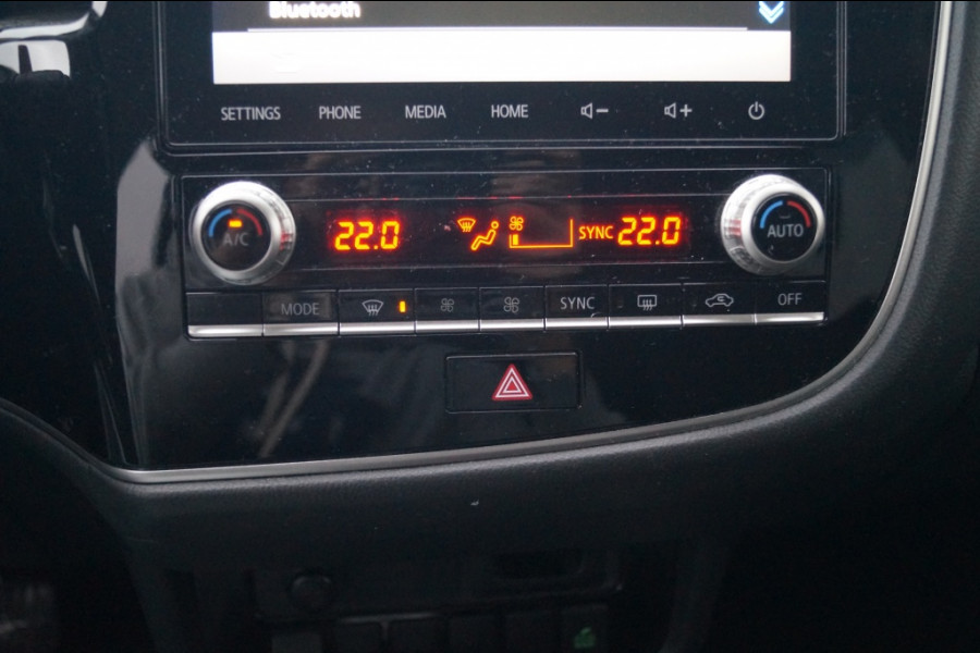Mitsubishi Outlander 2.4 PHEV Automaat Pure -ECC-PDC-TREKHAAK-