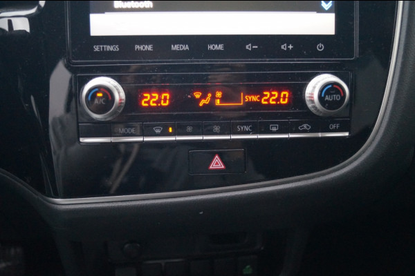 Mitsubishi Outlander 2.4 PHEV Automaat Pure -ECC-PDC-TREKHAAK-