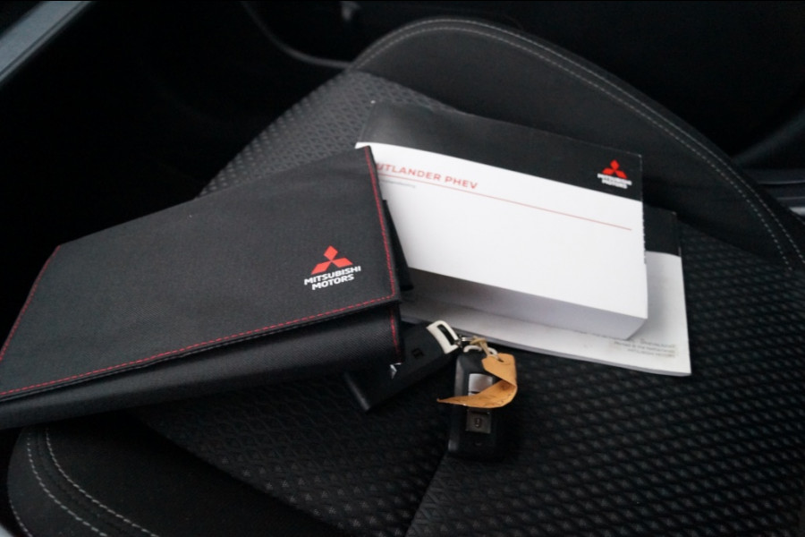 Mitsubishi Outlander 2.4 PHEV Automaat Pure -ECC-PDC-TREKHAAK-