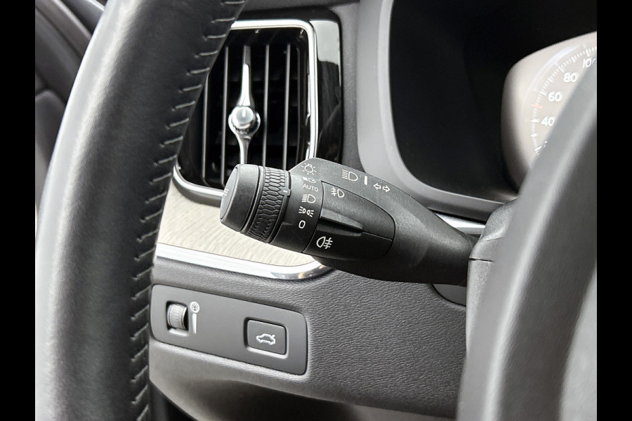 Volvo XC60 T5 AWD 251PK Inscription / Leder / Navigatie /  Winter Line / Business Pack Connect / Intellisafe Pro Line / Line / Apk nieuw