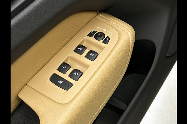 Volvo XC60 T5 AWD 251PK Inscription / Leder / Navigatie /  Winter Line / Business Pack Connect / Intellisafe Pro Line / Line / Apk nieuw