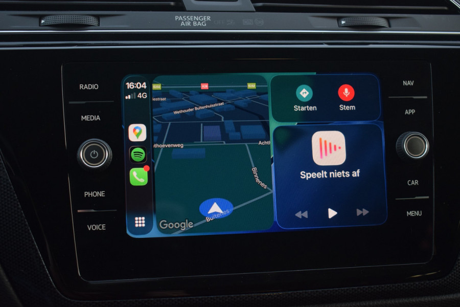 Volkswagen Touran 1.5 TSI 150pk DSG R-line 7-Persoons | Trekhaak | Camera | LED | 18"