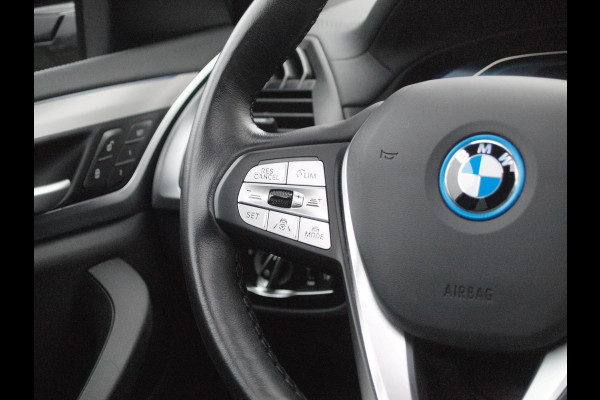 BMW iX3 Executive 80 kWh | Panoramadak | Camera | Apple Carplay | Sfeerverlichting |