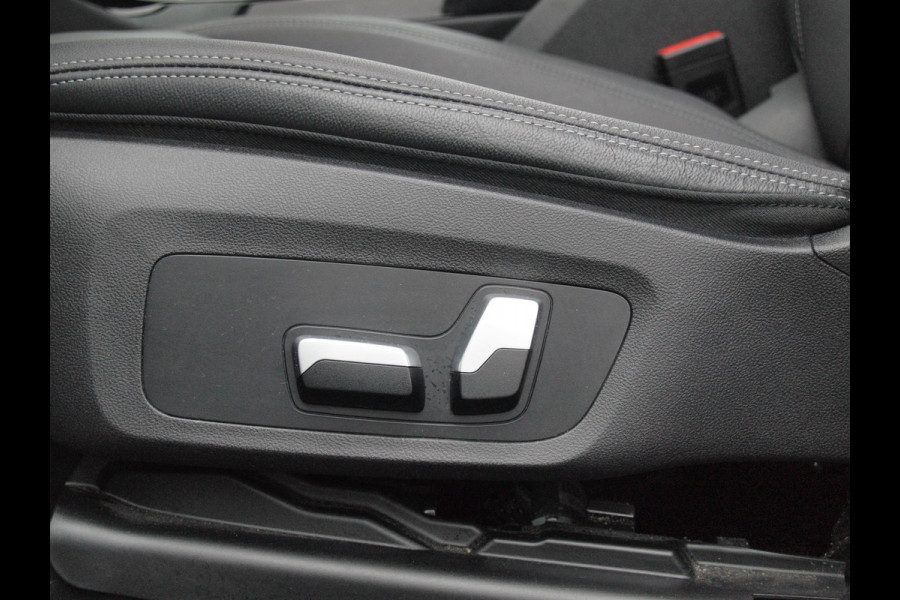 BMW iX3 Executive 80 kWh | Panoramadak | Camera | Apple Carplay | Sfeerverlichting |